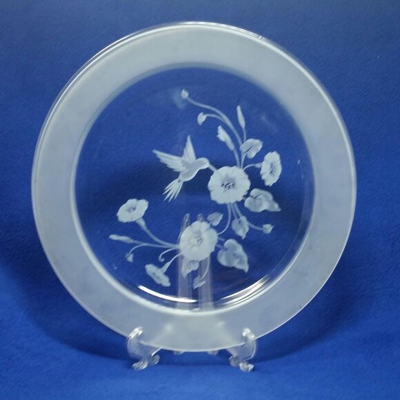 Avon Hummingbird 10" Dinner Plate Etched Hummingbird Collection Pre-Owned - Picture 7 of 10
